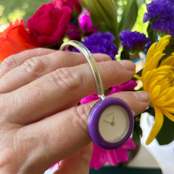 GUCCI-Luxury Statement Piece Watch - Picture 5 of 8